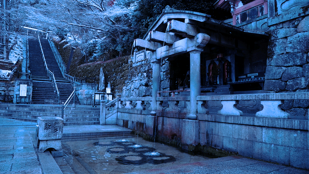清水寺の冬の音羽の滝 写真素材